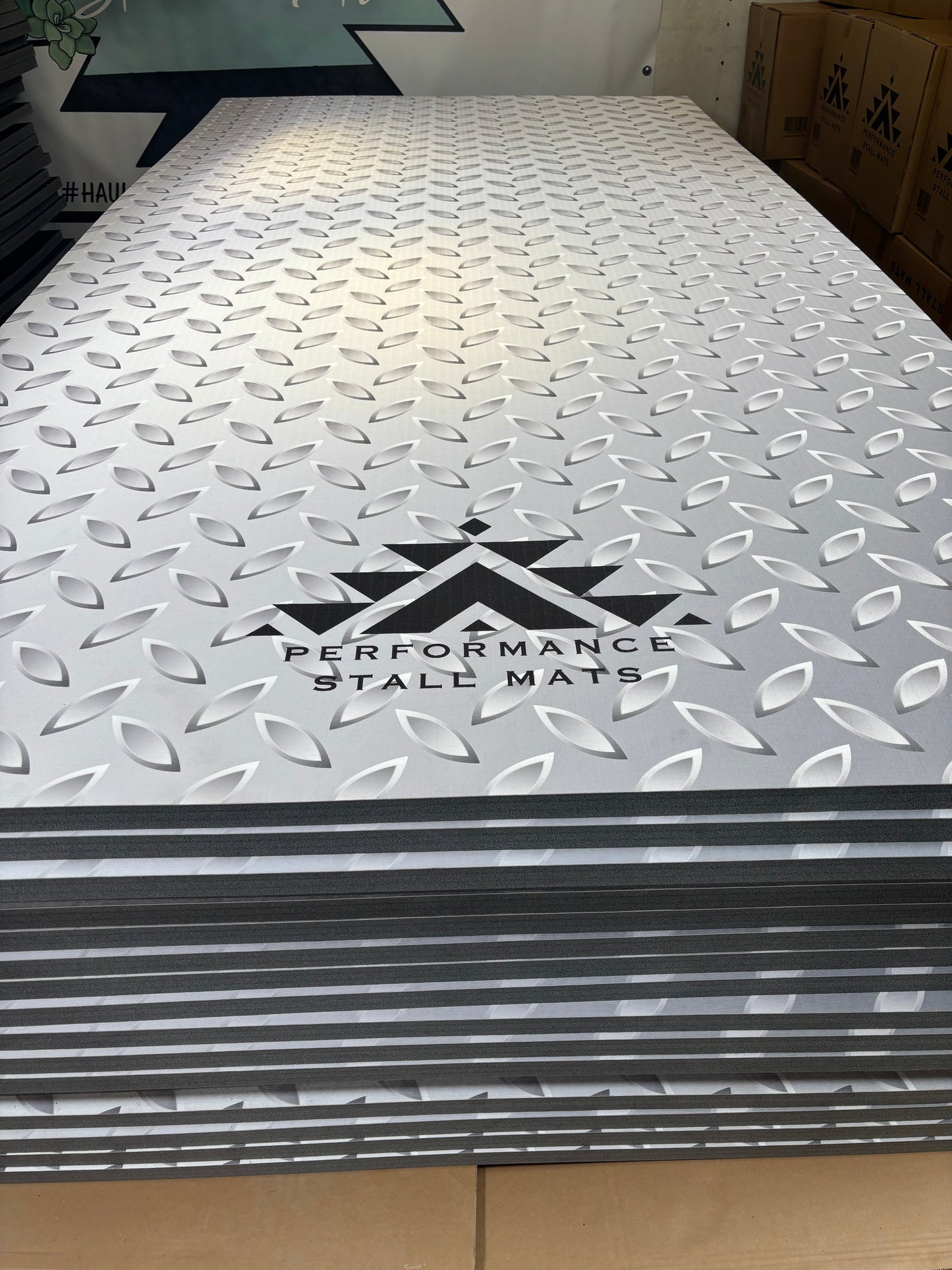 Portable Stall Mat Diamond Plate Design 5x10