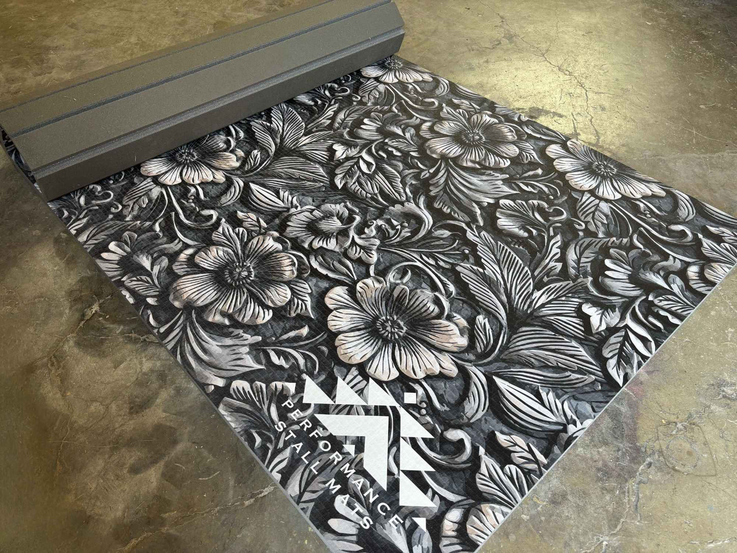 Portable Stall Mat Leather Tooled Design 5x10