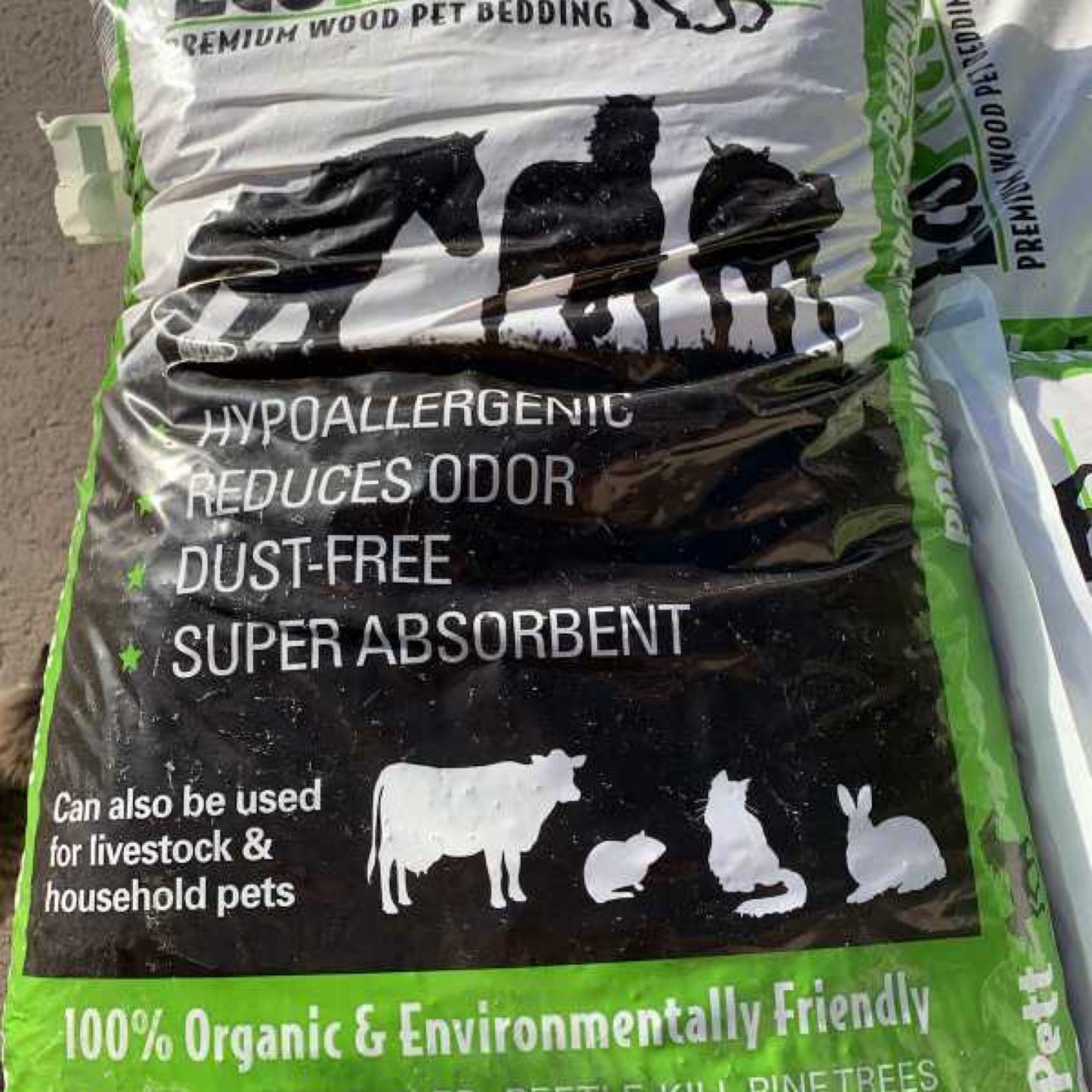 ECO PET 40 LBS BEDDING WOOD PELLETS