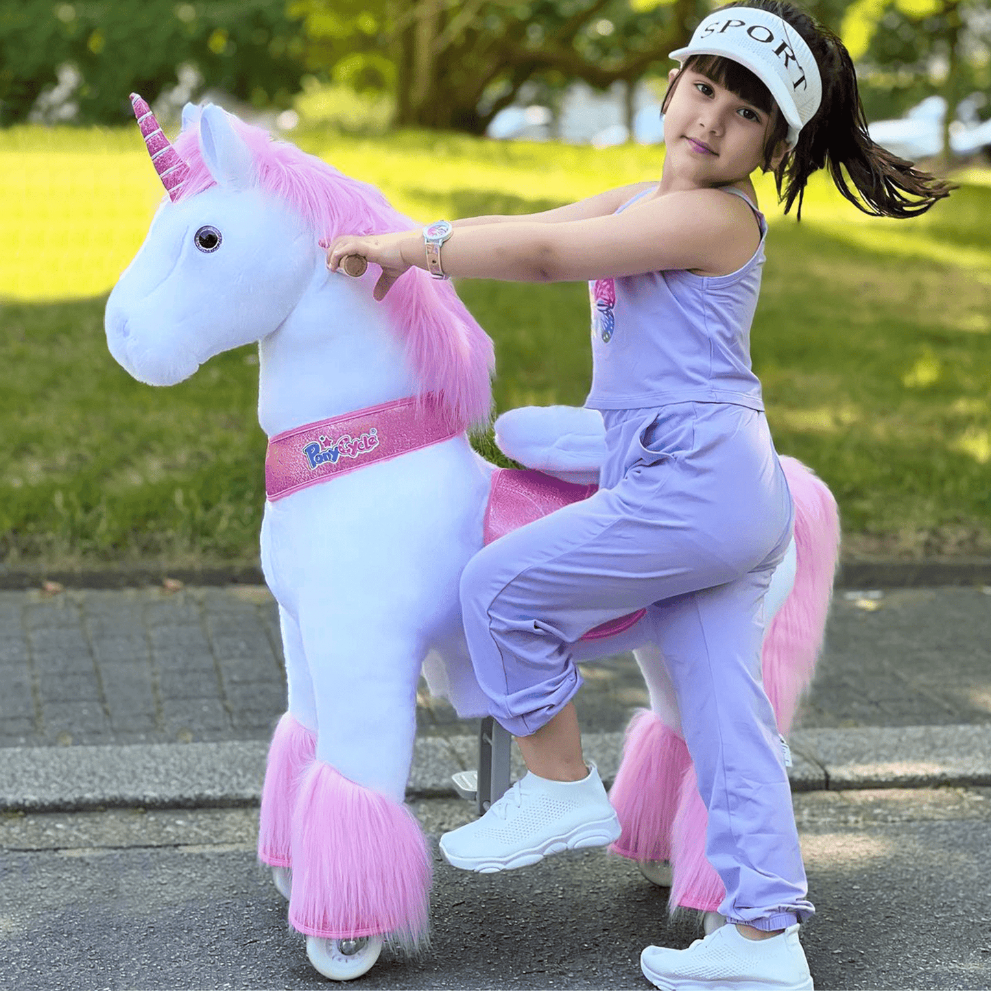 Model U® Ride-On Unicorn Age 4-7 Pink