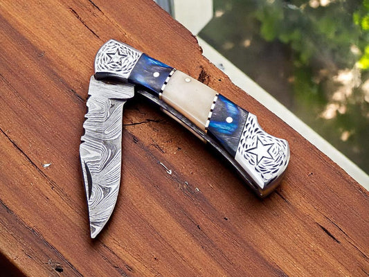 best EDC utility knife – Bone & Resin Handle