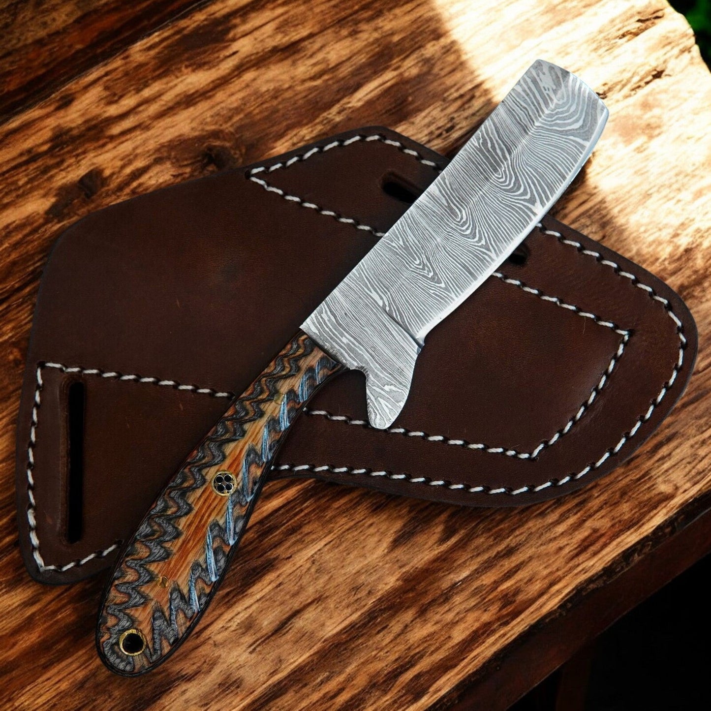 Custom Bull Cutter Knife – Damascus Steel & Wooden Handle