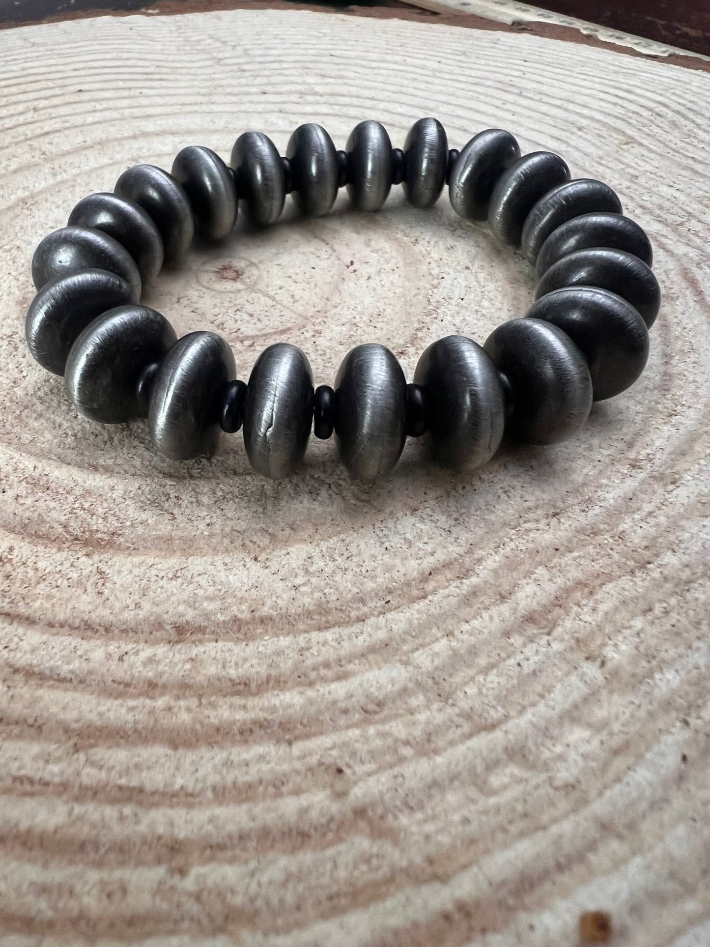 Western Faux Saucer Pearl Stretch Bracelet with Black Stone - 6 1/2 inch