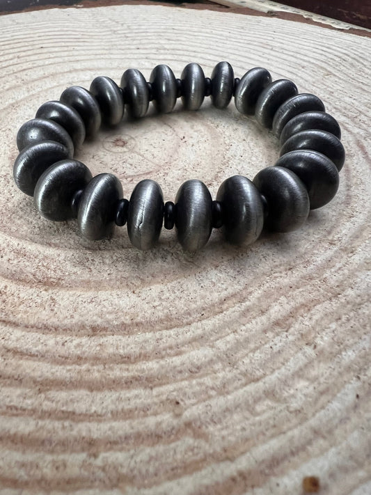 Western Faux Saucer Pearl Stretch Bracelet with Black Stone - 6 1/2 inch