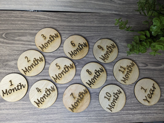 WOODEN CIRCLE BABY MILESTONE MARKERS SET OF 12
