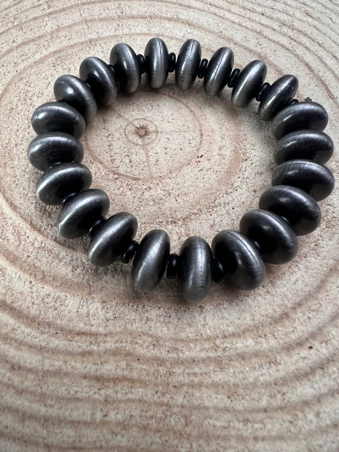 Western Faux Saucer Pearl Stretch Bracelet with Black Stone - 6 1/2 inch